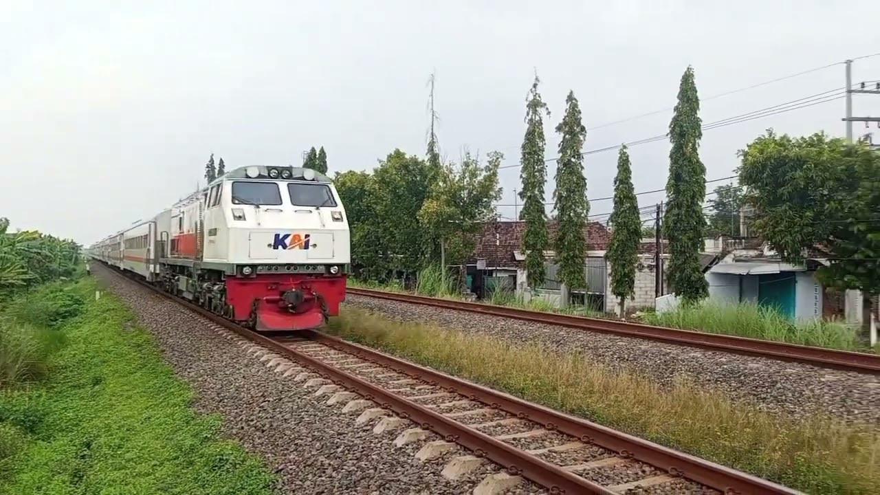 Ngabuburit Paling Seru! Kompilasi Kereta Api Sore Hari Ramadhan Hari Ketiga 