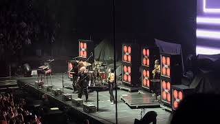 MUNA - Silk Chiffon (feat. Phoebe Bridgers) [Live at Madison Square Garden, 10/2/2023]