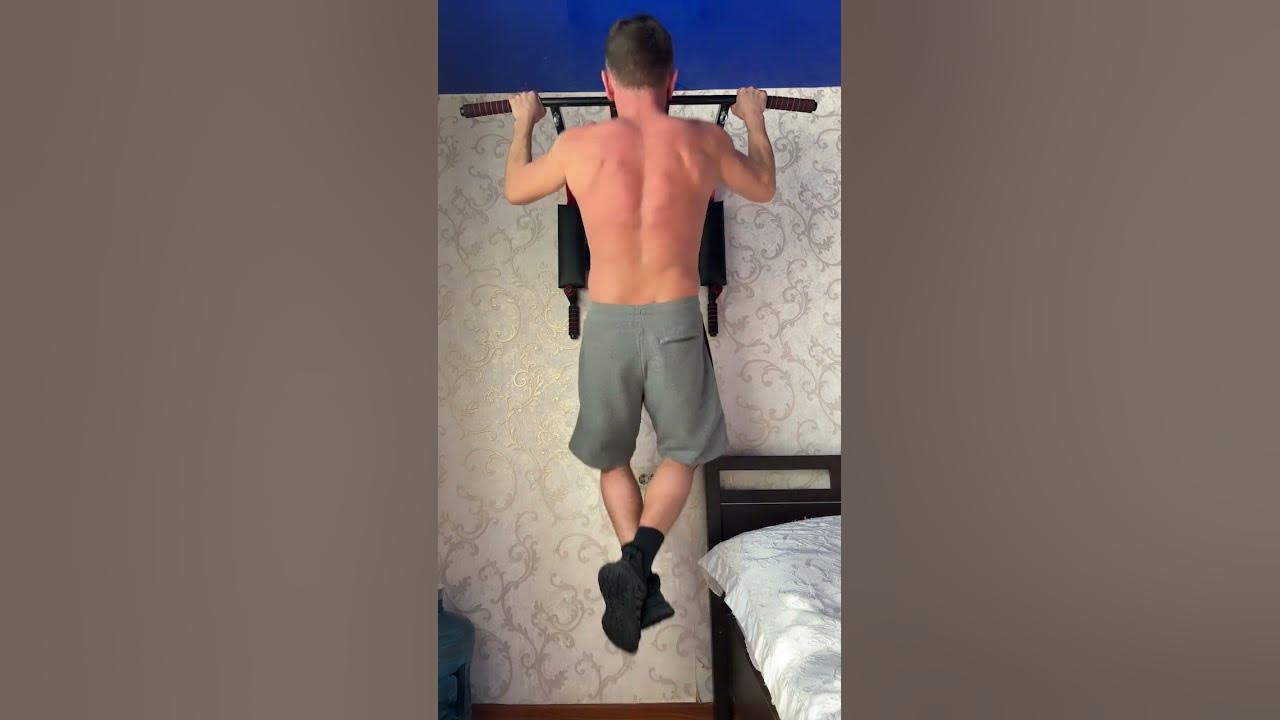 Адам Сэндел Майкл подтягивания
