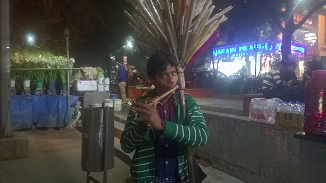 Guy Playing Flute Will Make You Cry Amazing Street Talent India YouTube