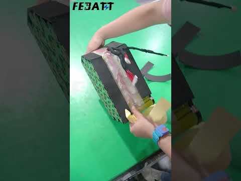 Exploring Chinese lithium battery factory production line Apply UV foam to the battery pack