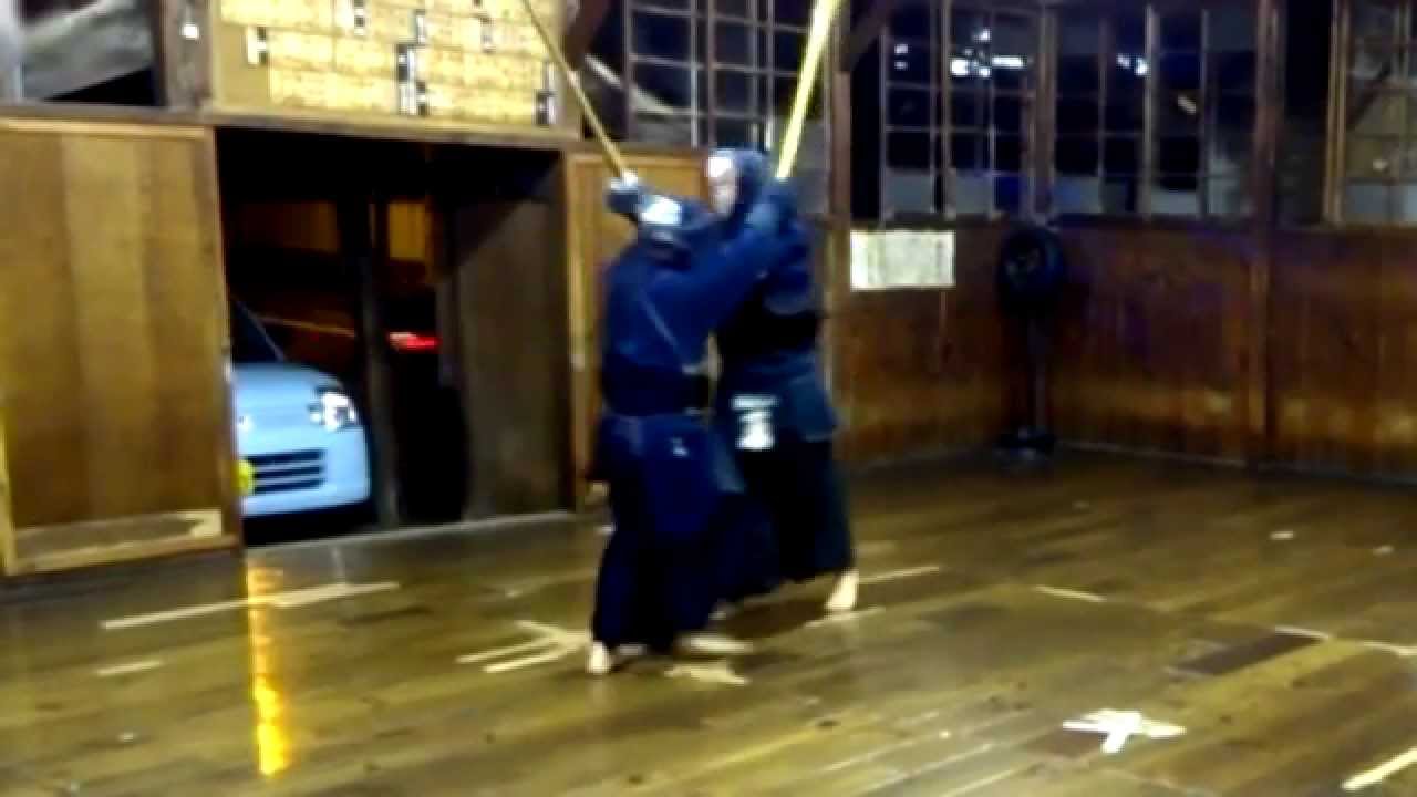 剣道の技 1 擦り上げから擦り落としに Youtube