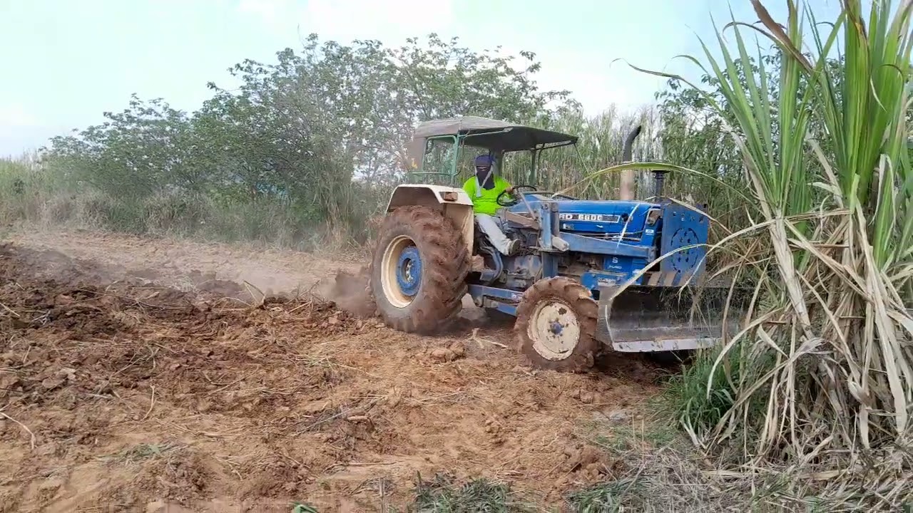 รถไถฟอร์ด5000ไถดินอ่อนแข็ง