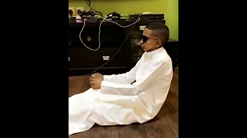 قاعد لوحدك كذا سرحان الشيطان بيوزك في سكة شمال شوف المقطع يا تعبان شاهد يلا انشر يلا 