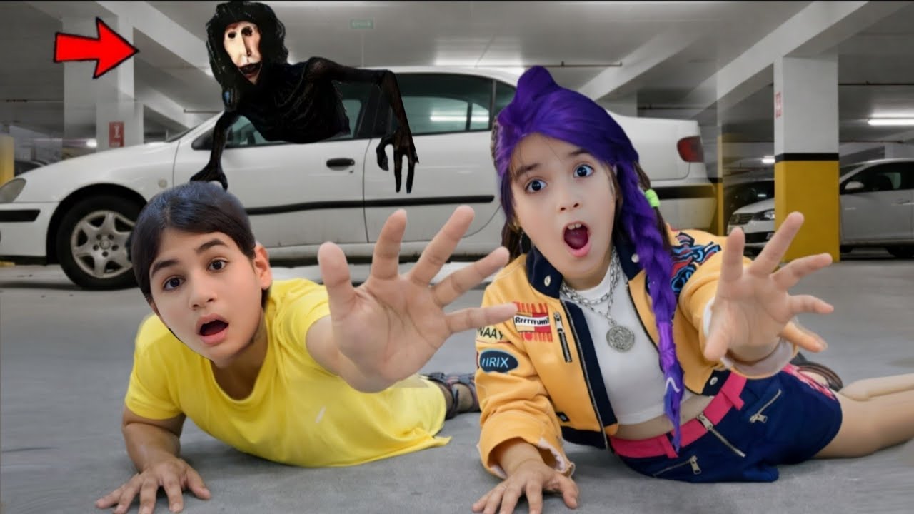 THE LOCUST BİZİ ARIYOR SAKIN AÇMA BİZİ TAKİP ETTİ NİSA PEŞİMİZDE NEYAPACAĞIZ