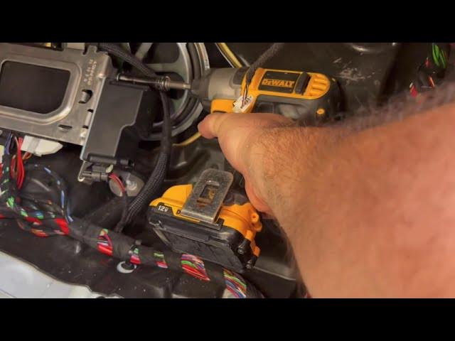Mercedes motzt: Backup Batterie Störung (U016887 / U014787