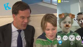 Kinderen interviewen minister president Mark Rutte