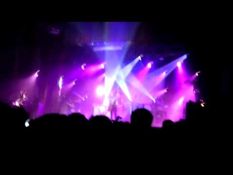 Weezer Live 2011 - Buddy Holly, Undone - The Sweat...