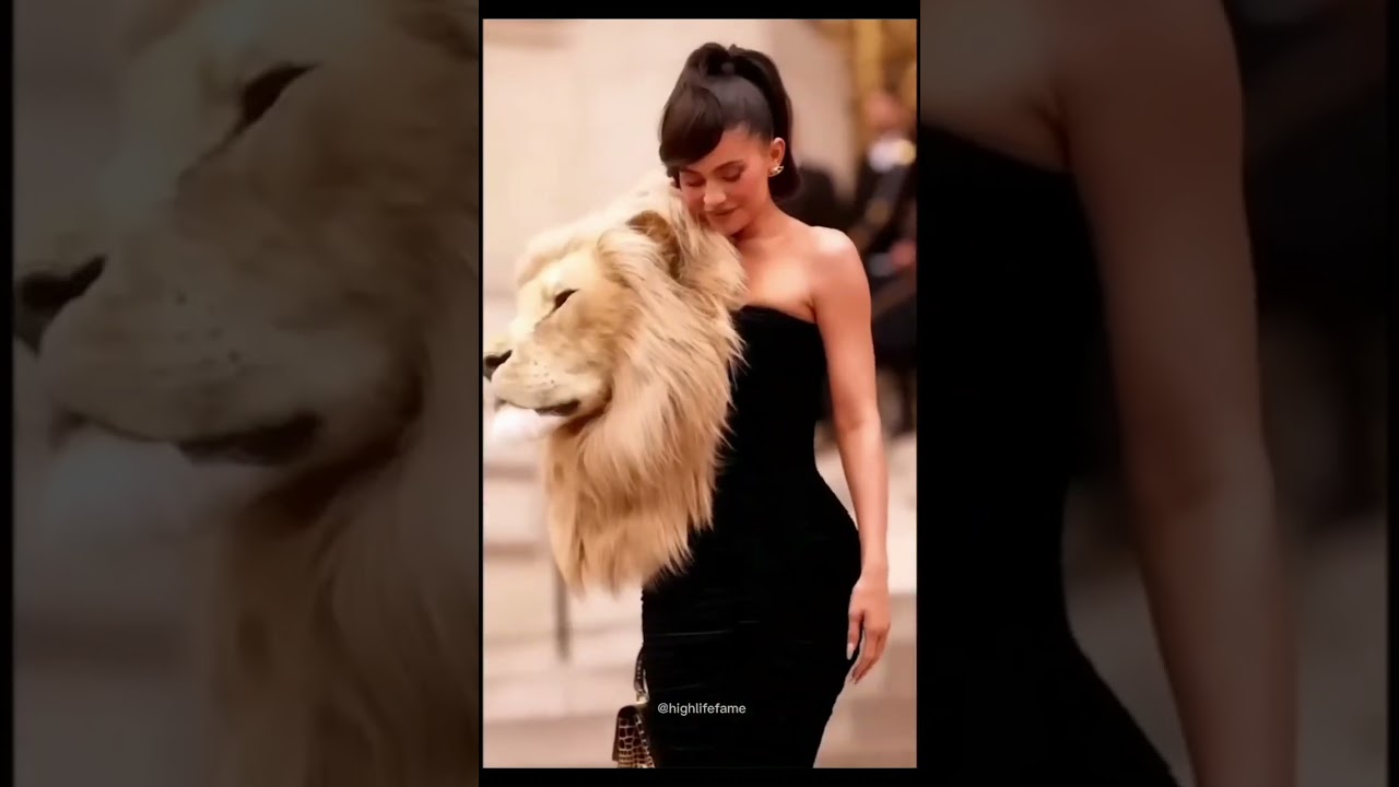 Kylie Jenner Arriving At The Paris Fashion Week Show 2023.