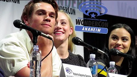 Does Archie end up with Betty or Veronica?