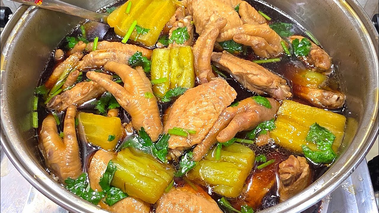 #ปีกเเละขาไก่ตุ๋นมะระ วิธีนี้มะระเเทบไม่ขม ตุ๋นเปื่อยนุ่มให้ถึงเครื่องรสชาติเข้มข้น อร่อยกินเพลิน