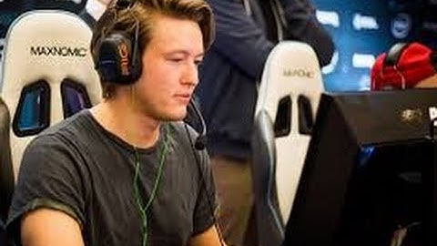 Kinguin rain FAIL HANDSHAKE with Maikelele after winning Gaming.rs ParadiseLAN