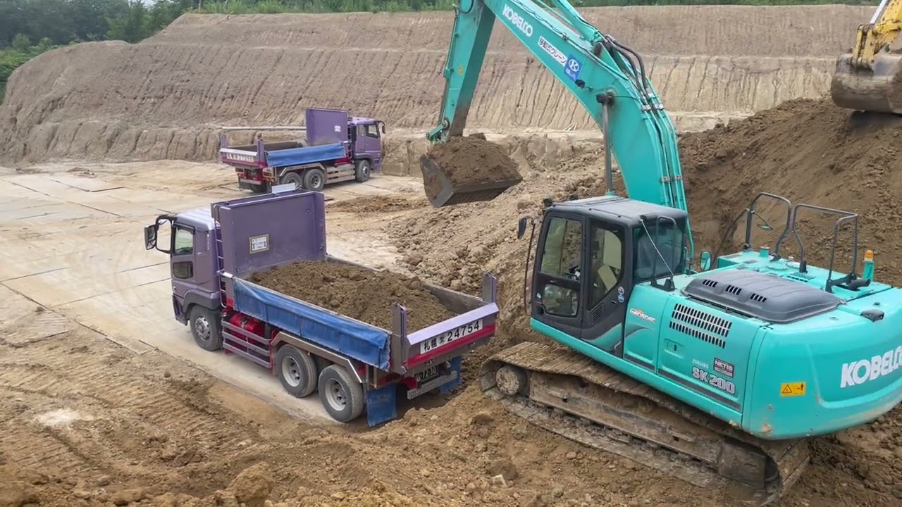 ダンプへの積み込み最終日