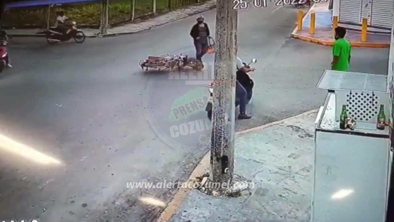 AUTOMOVILISTA SE VUELA EL ALTO Y CHOCÓ CON UNA MOTOCICLISTA, EN COZUMEL ...