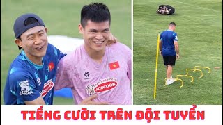 HLV Kim Sang Sik - Văn Toàn - nụ cười đội tuyển Việt Nam vs Philippines