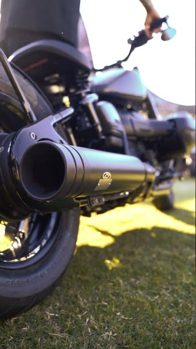 Listen to the Sound of the BMW R18 with Jekill & Hyde Exhaust System
