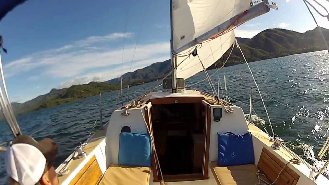 sailing Whiskeytown lake on a American Mariner sailboat 