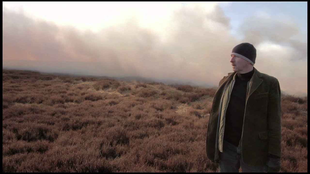 The Travelling Band - Hands Up (Official Video) adlı videoyu YouTube'da izle The Travelling Band - Hands Up (Official Video) adlı videoyu YouTube'da izle