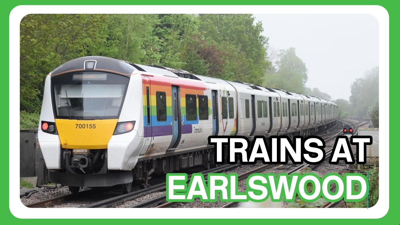 Поезда на железнодорожной станции Эрлсвуд (08.05.2023)