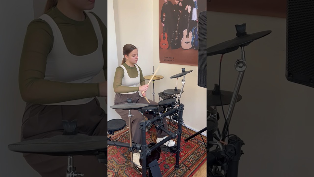 gorillaz - clint eastwood 