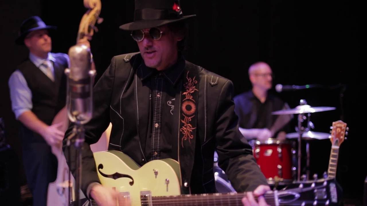 American Theme- The Vinyl Stripes