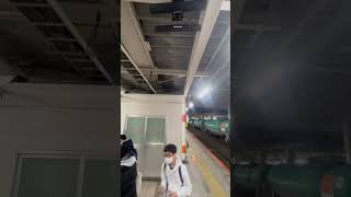 「臨時特急水戸偕楽園高尾号」立川駅接近放送#jr #e653系 #国鉄色 #立川駅 #接近放送