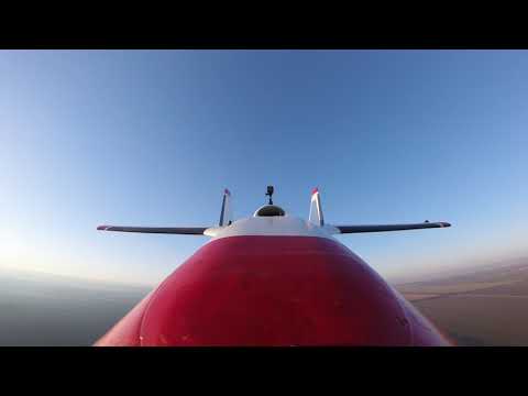 Реакция крыла на ветер и перегрузки - большая модель самолета