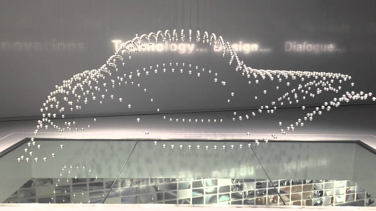 BMW Museum München Sculpture Skulptur mit Kugeln