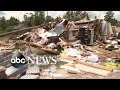 8 hospitalized after tornado hits Chicago suburbs