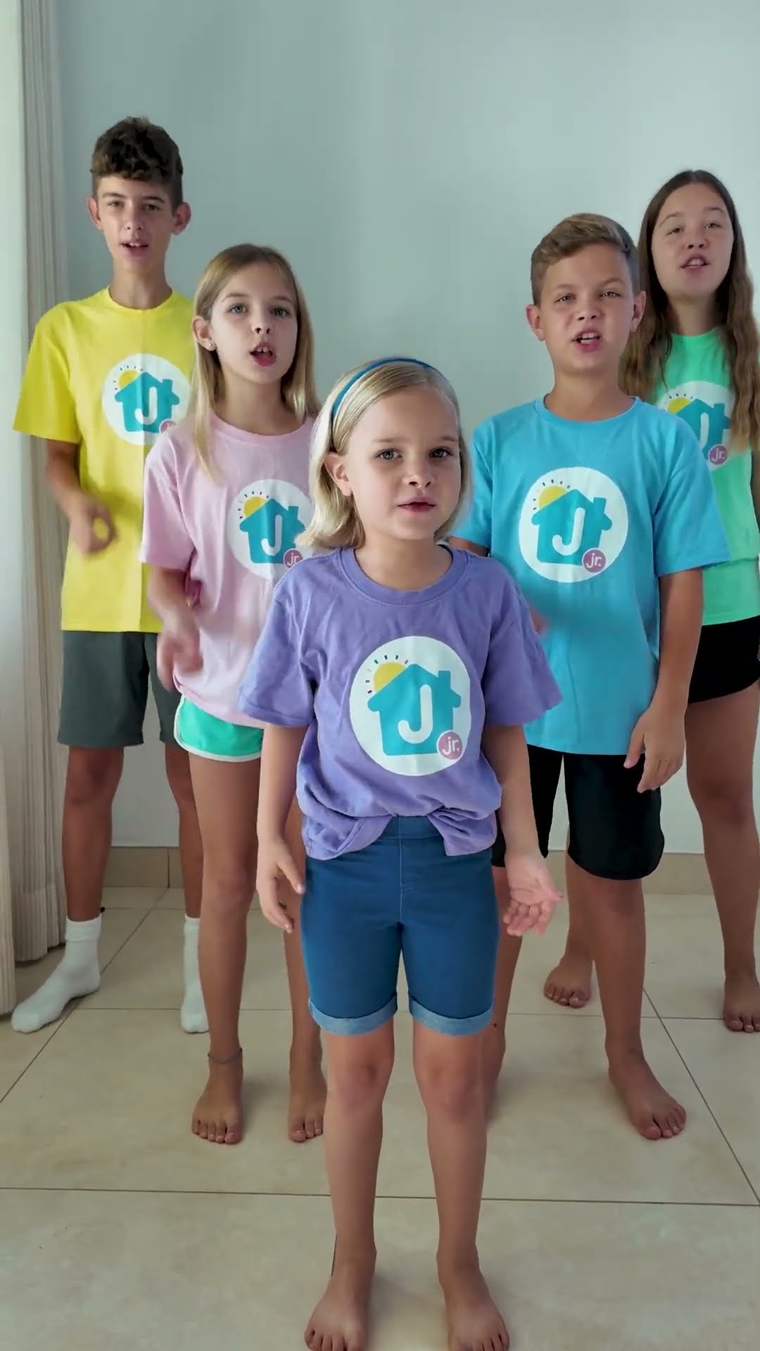 #wheelsonthebus #kidssong