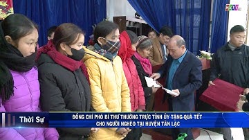 Đ/c Phó Bí thư Thường trực tỉnh ủy Hòa Bình tặng quà tết cho người nghèo tại huyện Tân Lạc