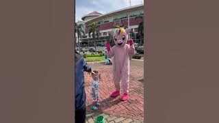 Cikini ke gondangdia bareng badut karakter lucu