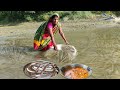 Amazing  chatting fish cookingeating in villagebami machli ko  me pakdane ka asan tarika