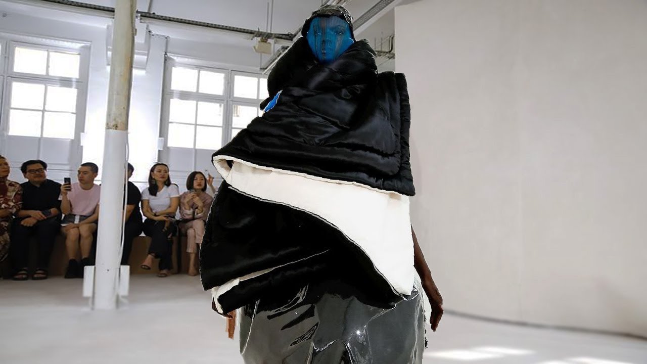 Maison Margiela - HD | Haute Couture | Fall/Winter 2018/19 | Official Edit