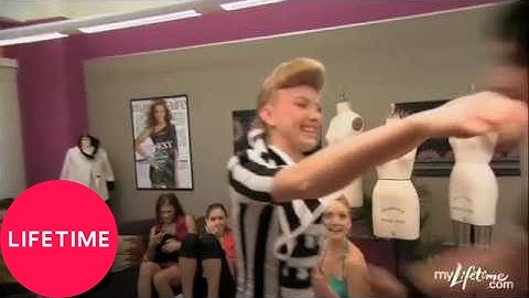 Models of the Runway: Valeria Leonova