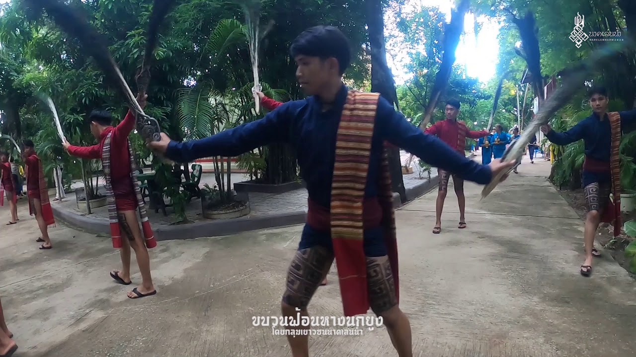 ขบวนฟ้อนหางนกยูง เเห่เทียนเข้าพรรษาบ้านตาลโกน #นาคเล่นน้ำ