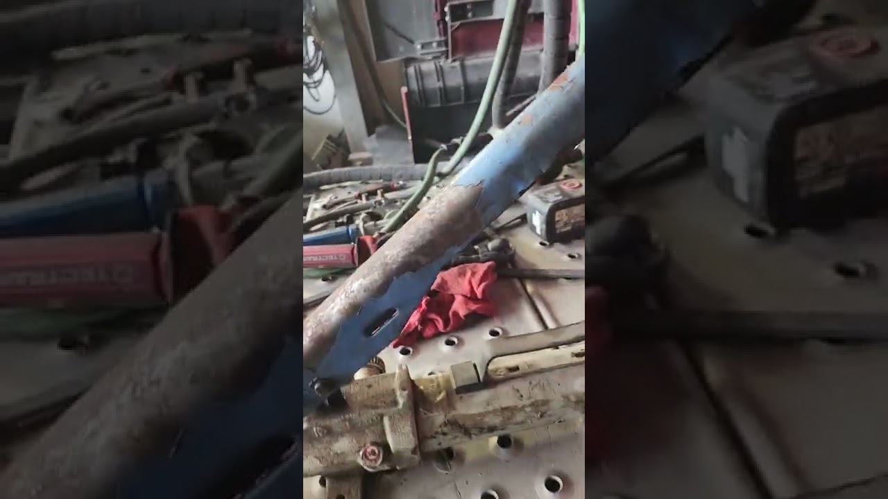 Jost 5th wheel right pin removal