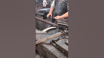 The Art of Sharpening: A Skilled Knife Sharpener at Work #cnc #whatdoyoudoforaliving #doglife