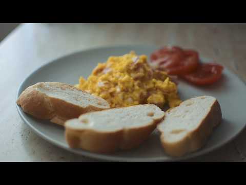 Video: Jak Připravit Obláčky Na Vejce, šunku A Sýr