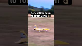 Gear down to touchdown, butter smooth landing - Flown by the 'Blue tape Bandit' 🧈👌🏻😎