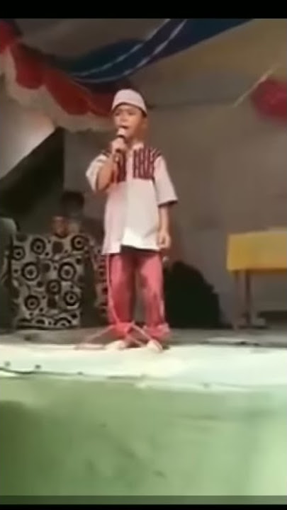 status wa lucu anak nangis di panggung