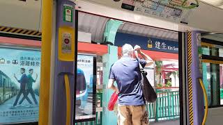 輕鐵505號線列車關門(1042+1049)