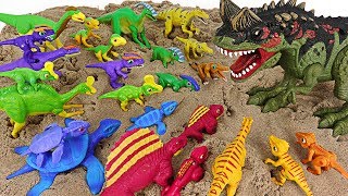 Dino Mecard double figure 8 set born in eggs! Defeat giant dinosaur with tiny dinosaur! #DuDuPopTOY screenshot 1