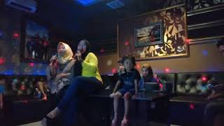 Karaoke hot cantik