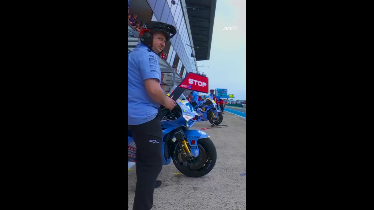 That wasn’t a pit stop, that was a pit teleport 🌀🏁  