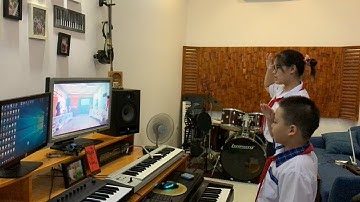 HỌC SINH LỚP 4 TRƯỜNG TH PHAN CHU TRINH DỰ LỄ KHAI GIẢNG NH 2021-2022