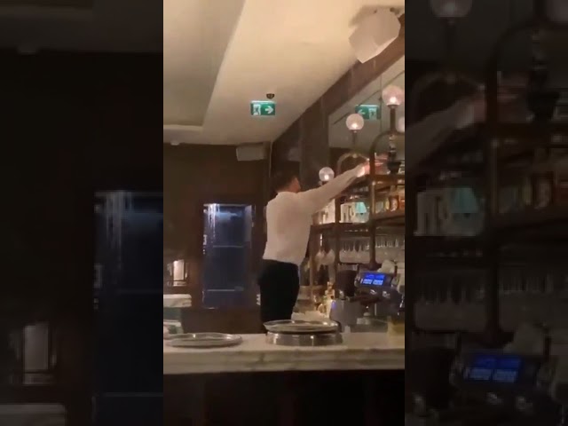 Dubai Flood: Hotel bar serves drinks!