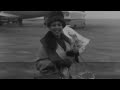 Shirley Bassey arriving in Australia in 1957