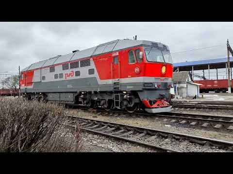 «Отличное приветствие и красивый кадр!» ТЭП70-0312 заезжает в депо Брянск-2