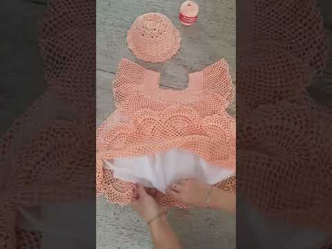 Вязаное мини платье крючком